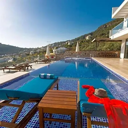 Sleeps 12 Pool Air Con Wifi