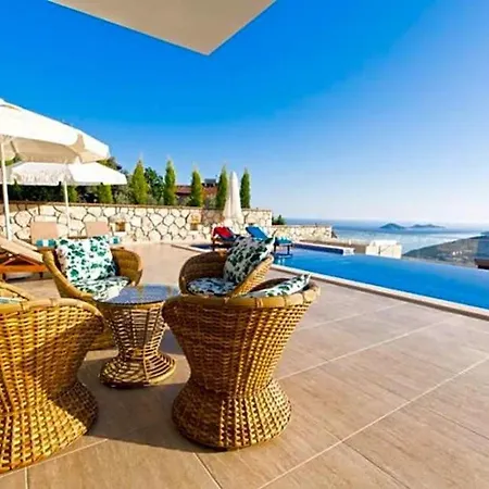 Sleeps 12 Pool Air Con Wifi *