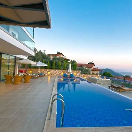 Sleeps 12 Pool Air Con Wifi *