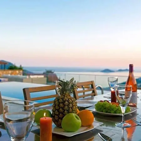 Villa Sleeps 12 Pool Air Con Wifi Kalkan