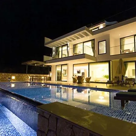 Sleeps 12 Pool Air Con Wifi *