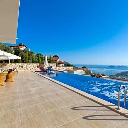 Villa Sleeps 12 Pool Air Con Wifi *