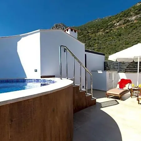 Villa Sleeps 12 Pool Air Con Wifi Kalkan
