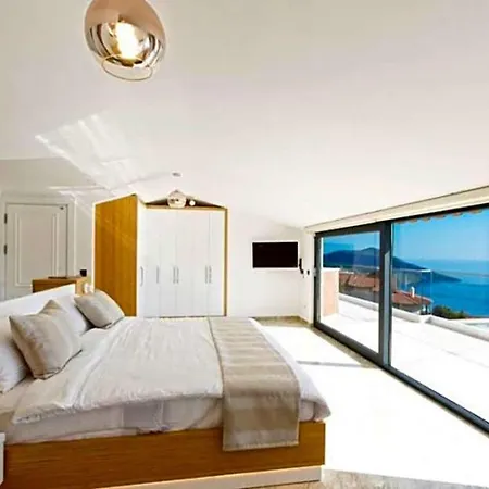 Sleeps 12 Pool Air Con Wifi Kalkan