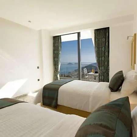 Sleeps 12 Pool Air Con Wifi Villa