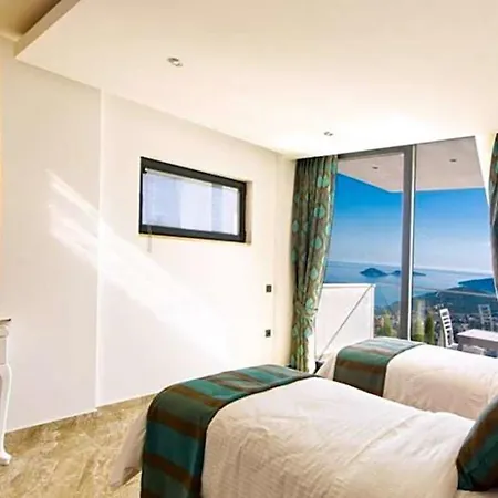 Villa Sleeps 12 Pool Air Con Wifi Kalkan