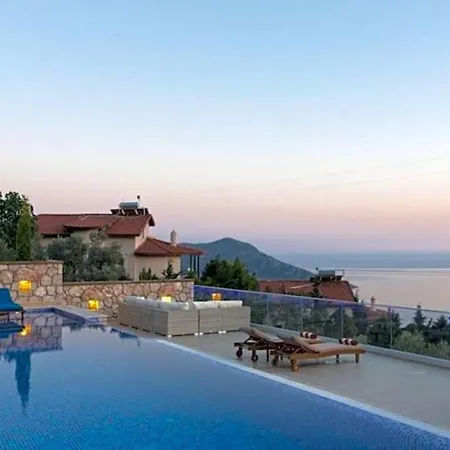 Villa Sleeps 12 Pool Air Con Wifi *